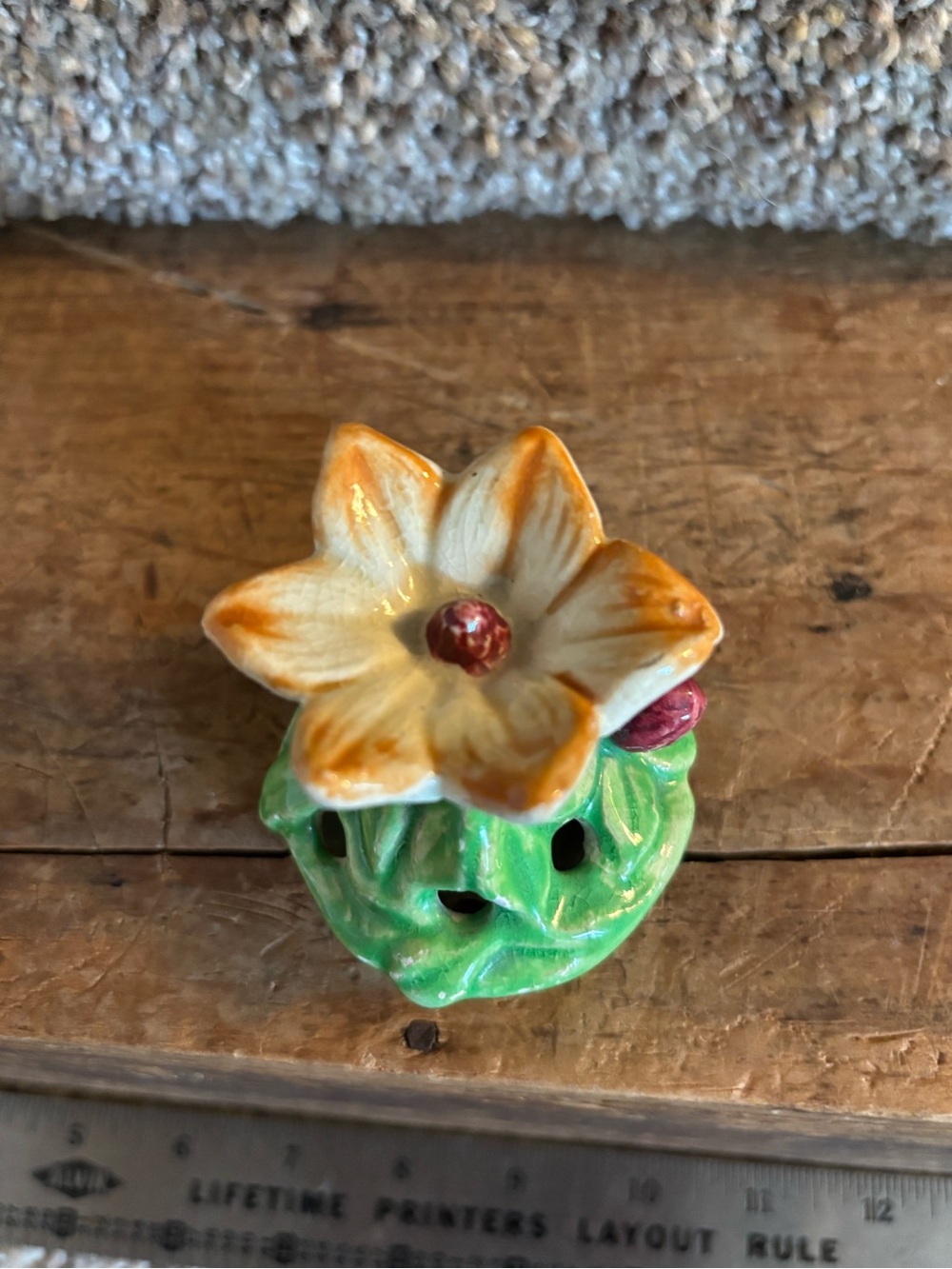 Vintage ceramic flower frog - Picture 2 of 6